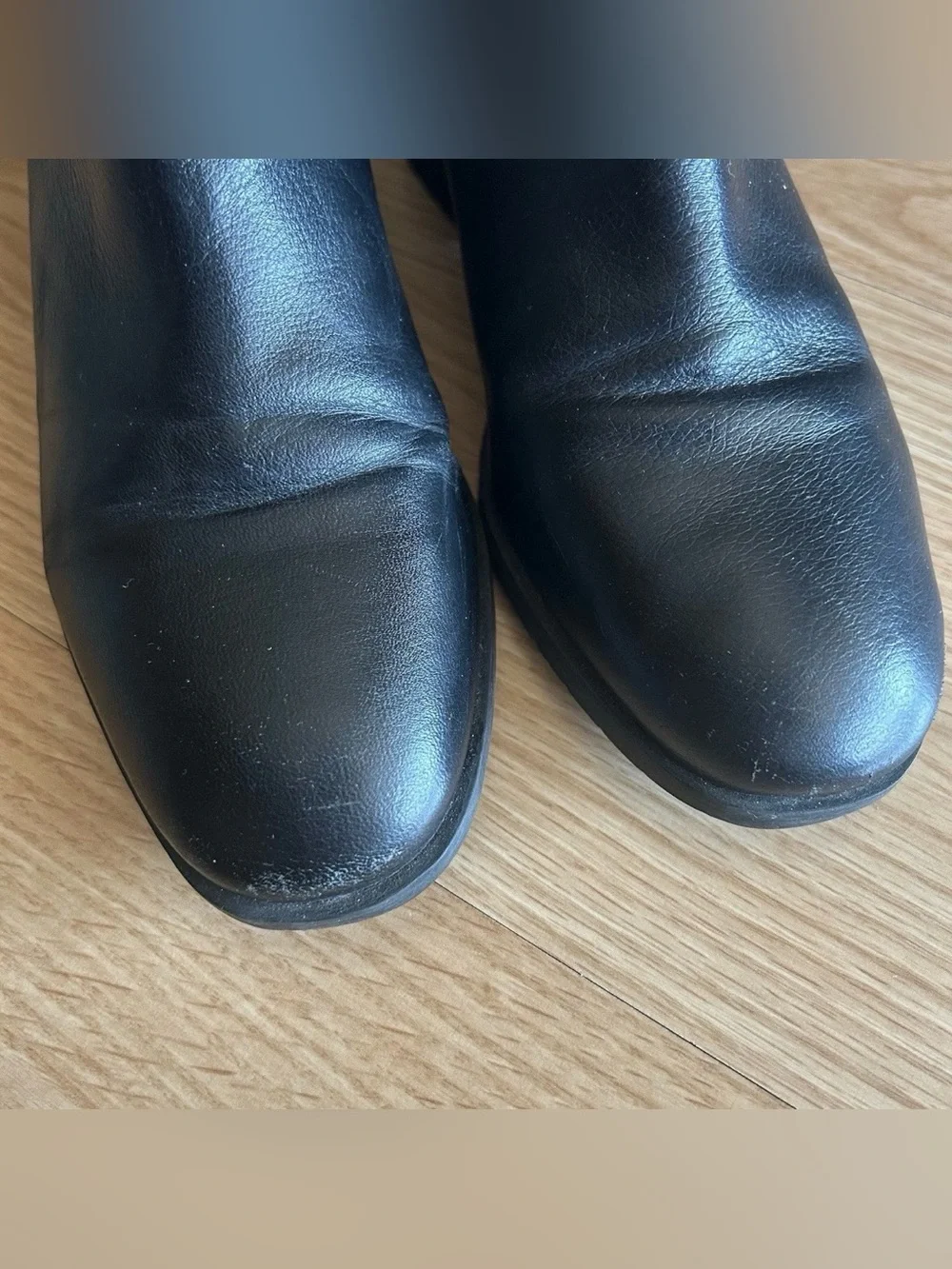 Reaction Kenneth Cole good used